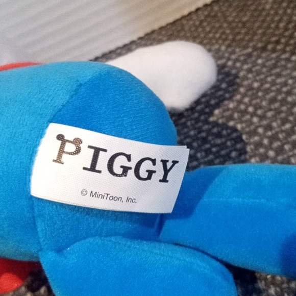 2021 Roblox Piggy Clown Plush (T20) - Picture 3 of 4